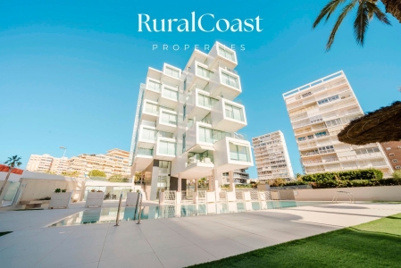 RuralCoast Properties presenteert een exclusief recent gebouwd luxe appartement met prachtig uitzicht op zee in de wijk Albufereta, in Alicante